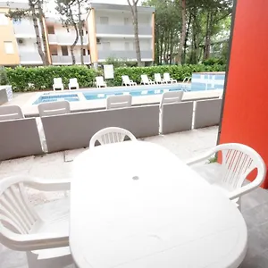 Trilocale Con Piscina - Luca , Bibione Italien